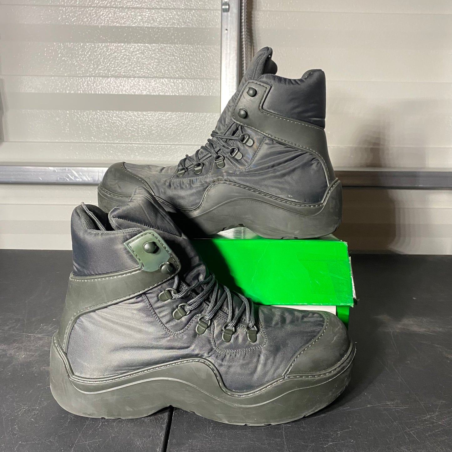 Size 44 - Bottega Veneta Puddle Bomber