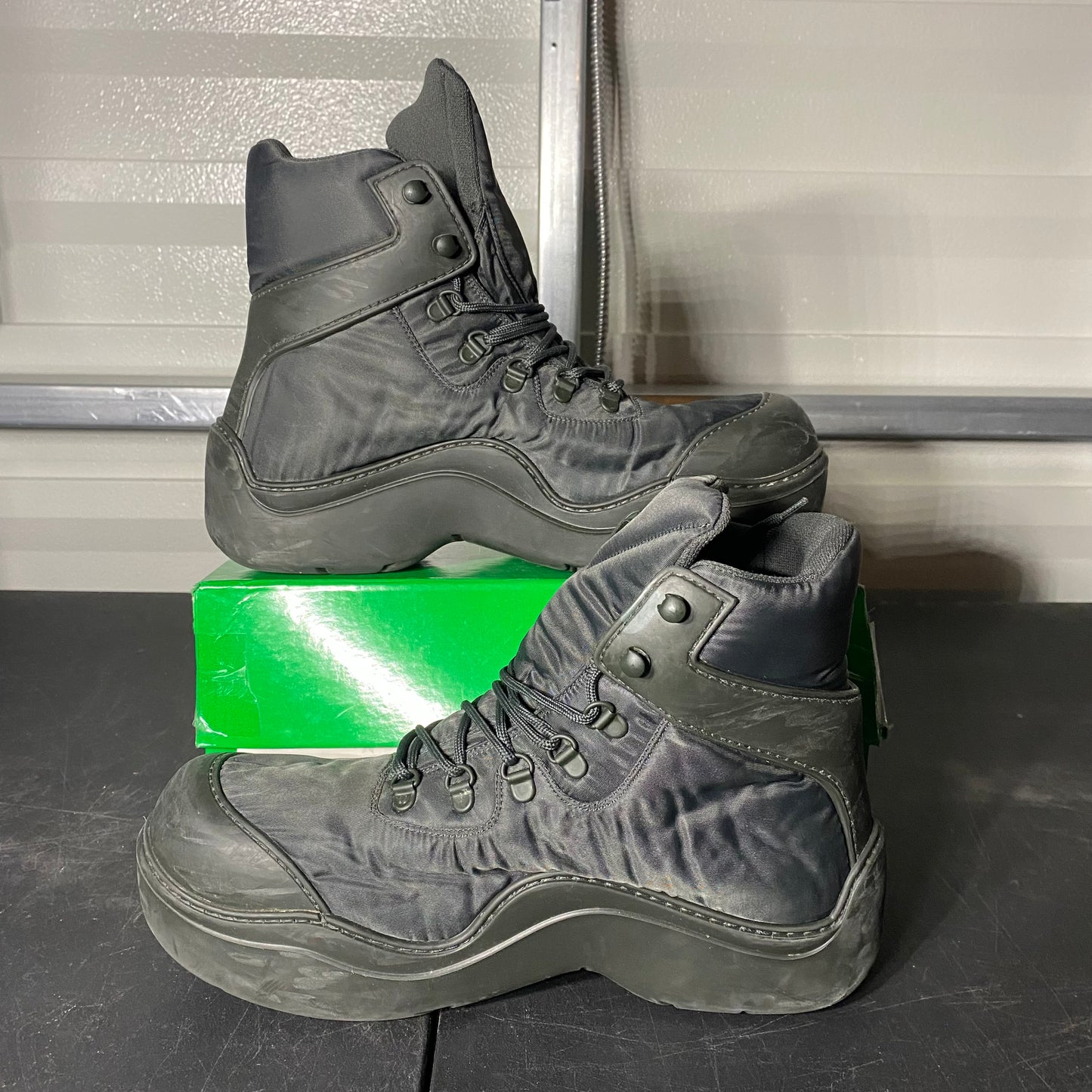 Size 44 - Bottega Veneta Puddle Bomber