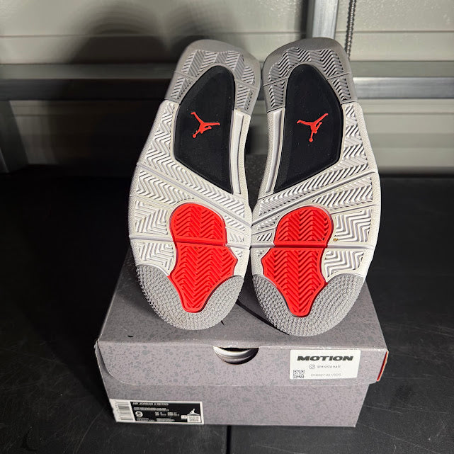 Size 9 - AJ 4 Retro Infrared