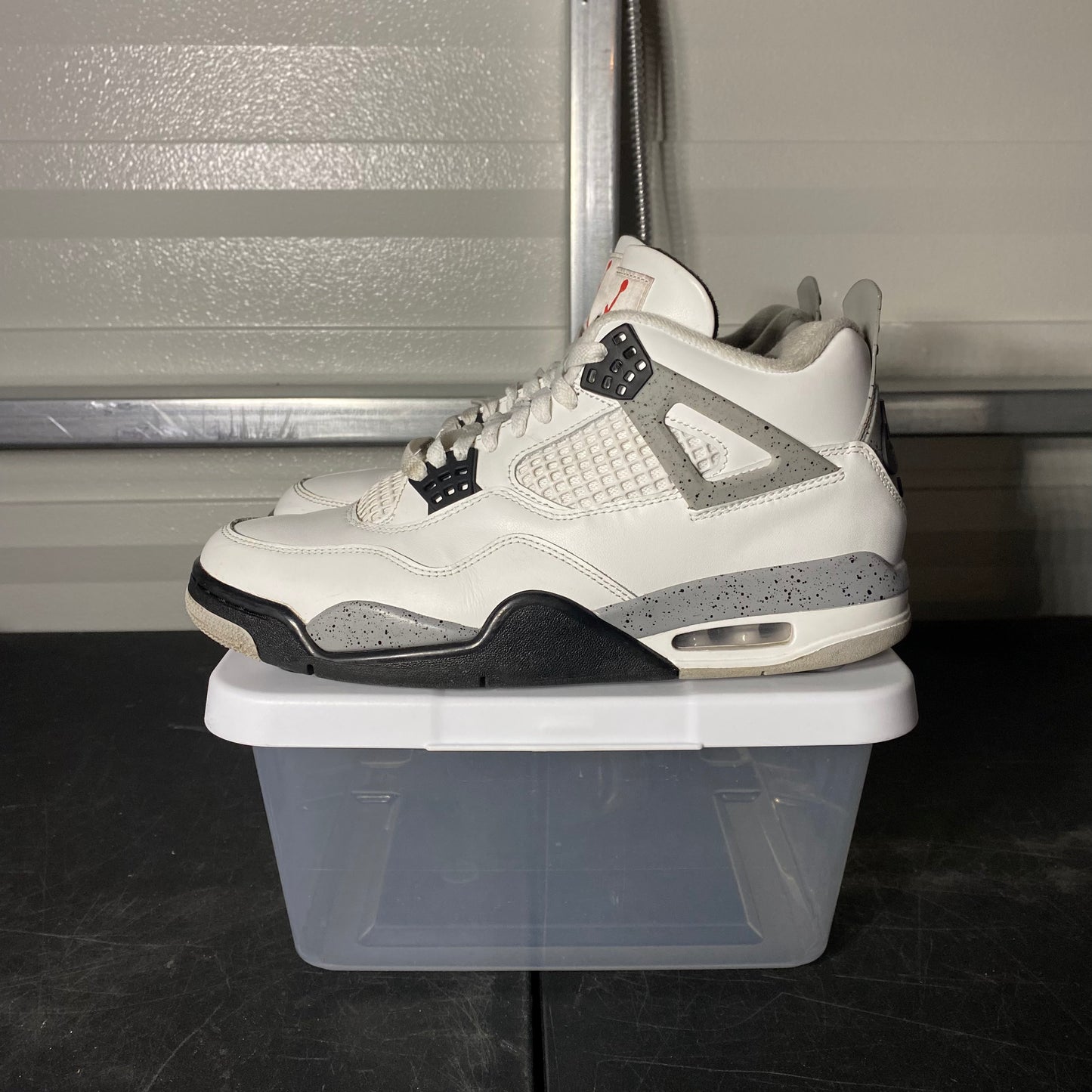 Size 9.5 - AJ 4 Retro White Cement