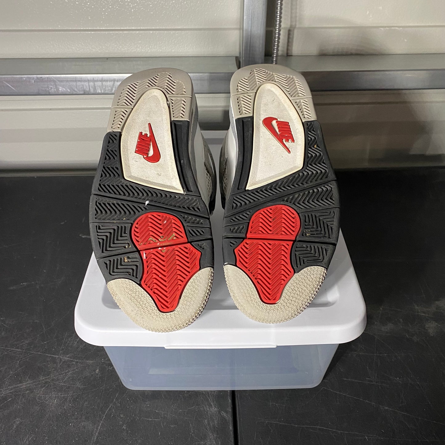 Size 9.5 - AJ 4 Retro White Cement