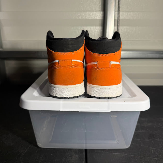 Size 8.5 - AJ 1 Mid Shattered Backboard