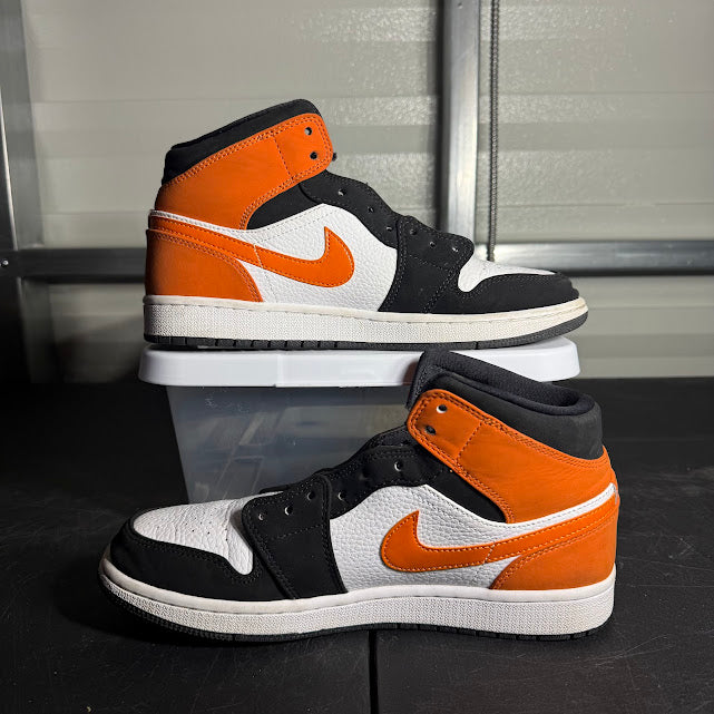 Size 8.5 - AJ 1 Mid Shattered Backboard