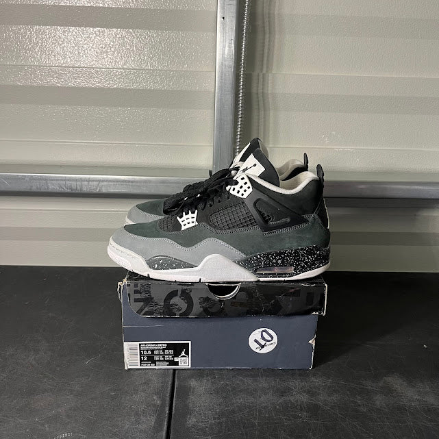 Size 10.5 - AJ 4 Retro Fear
