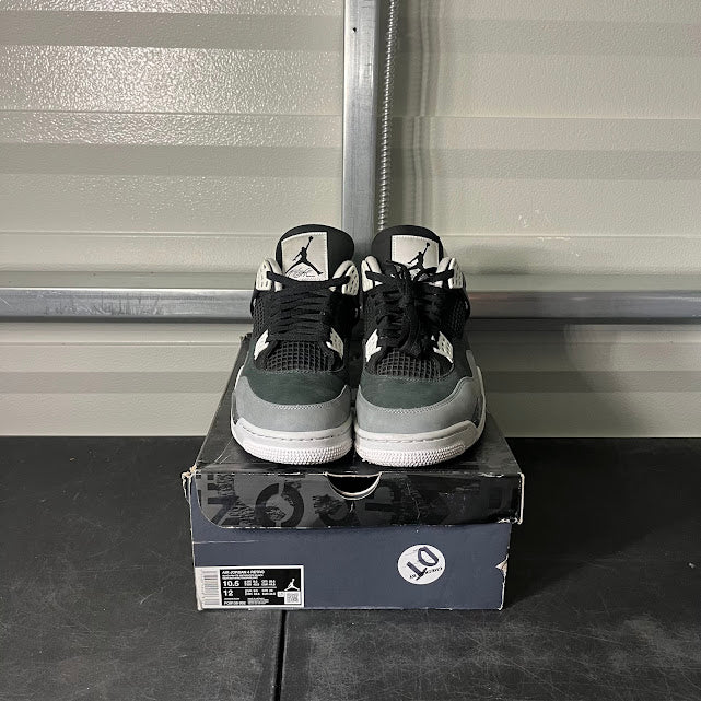 Size 10.5 - AJ 4 Retro Fear