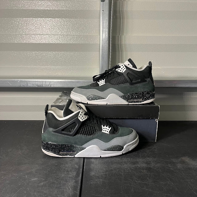 Size 10.5 - AJ 4 Retro Fear