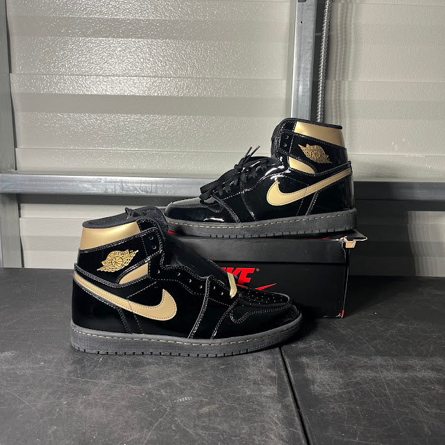 Size 11 - AJ 1 Retro High Black Metallic Gold