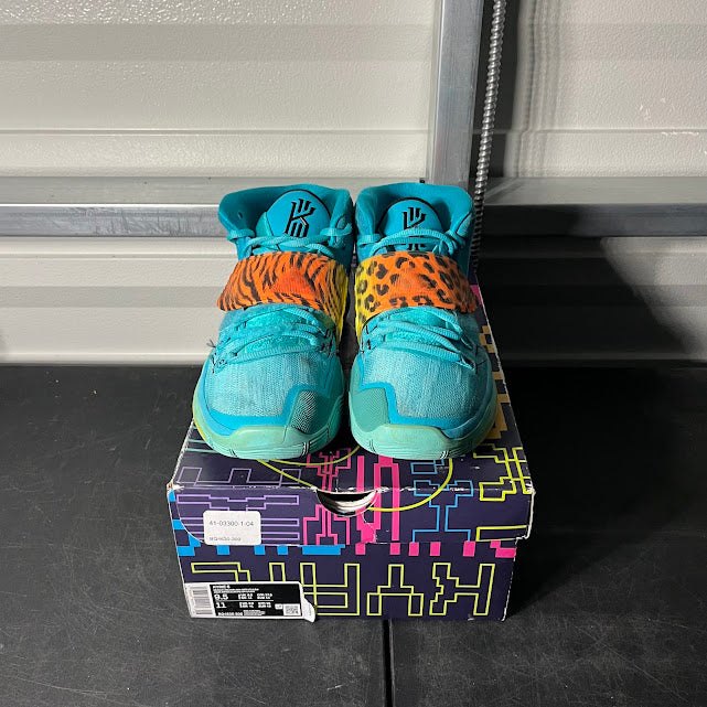 Size 9.5 - Kyrie 6 Oracle Aqua