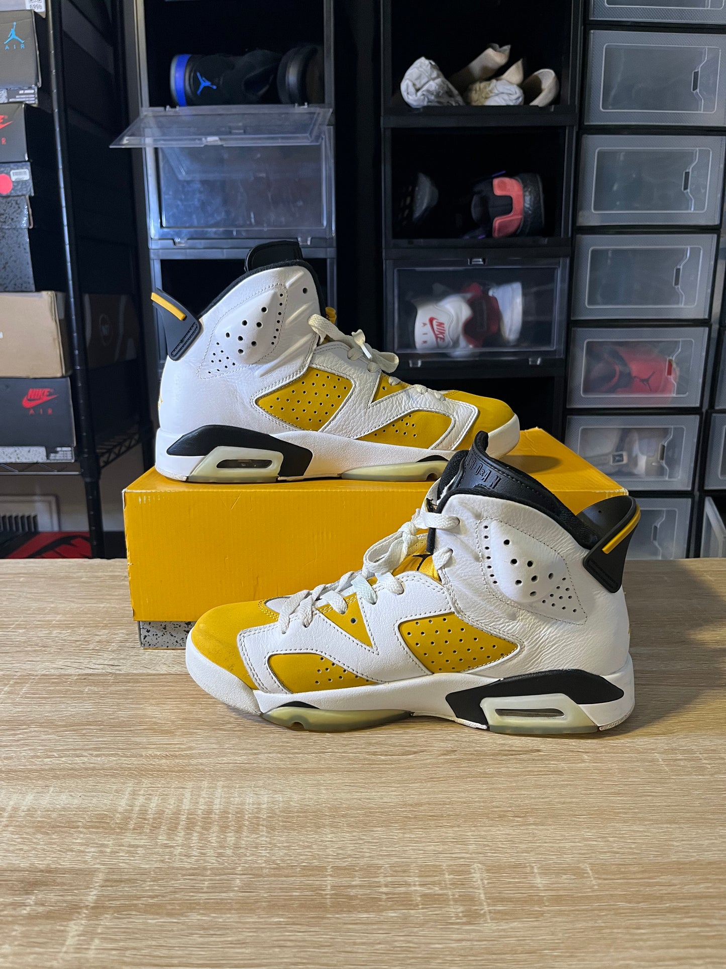 Size 8.5 - AJ 6 Retro Yellow Ochre
