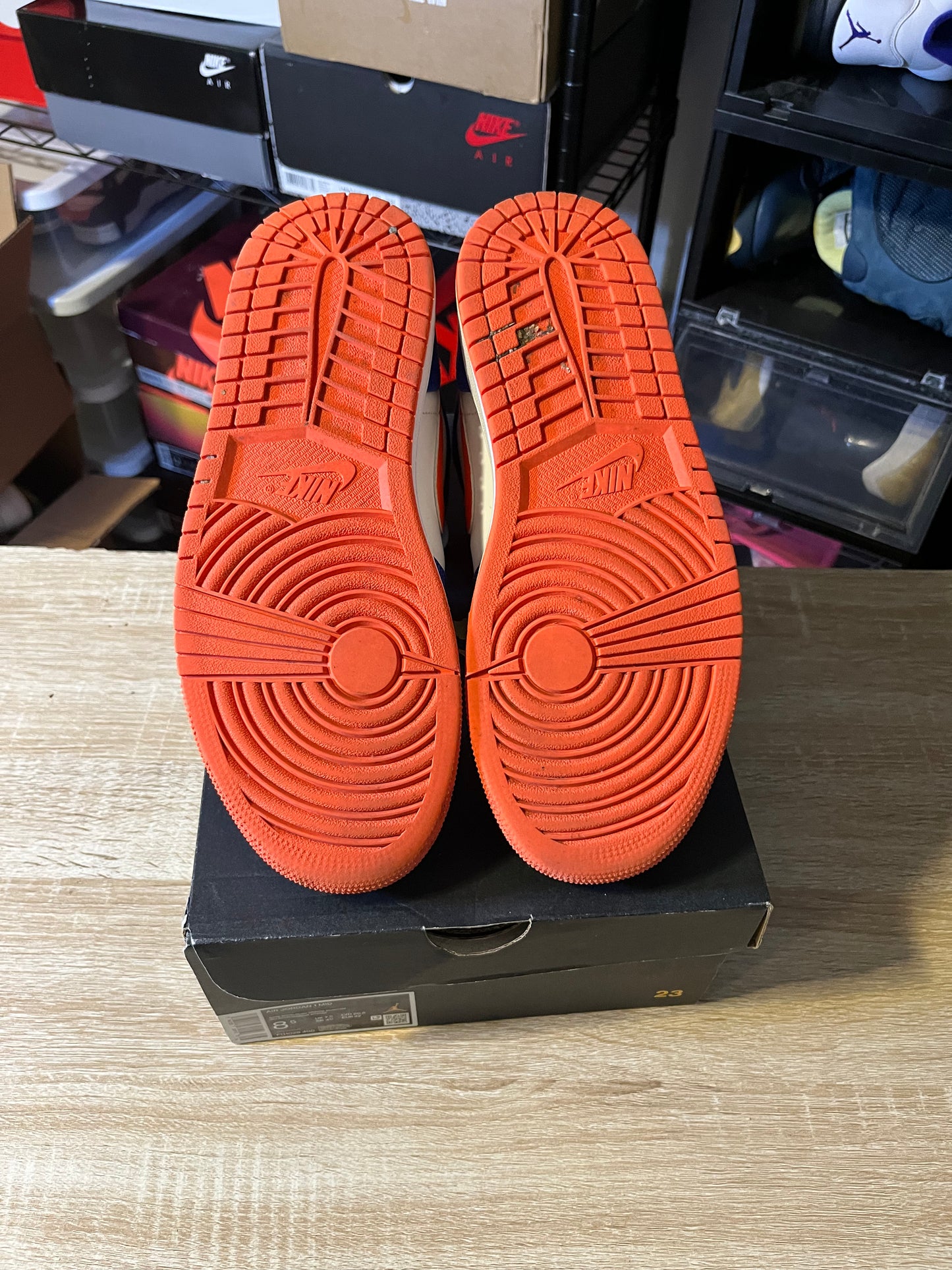 Size 8.5 - AJ 1 Mid Knicks