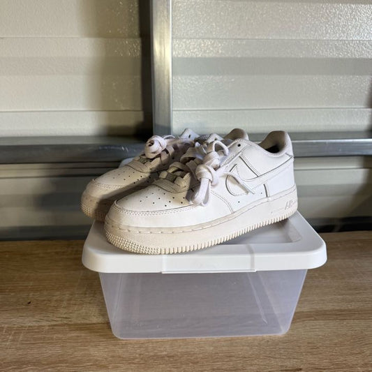 Size 6.5Y - AF 1 Low LE Triple White