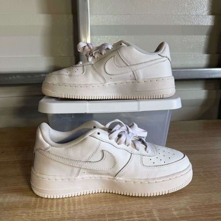 Size 6.5Y - AF 1 Low LE Triple White