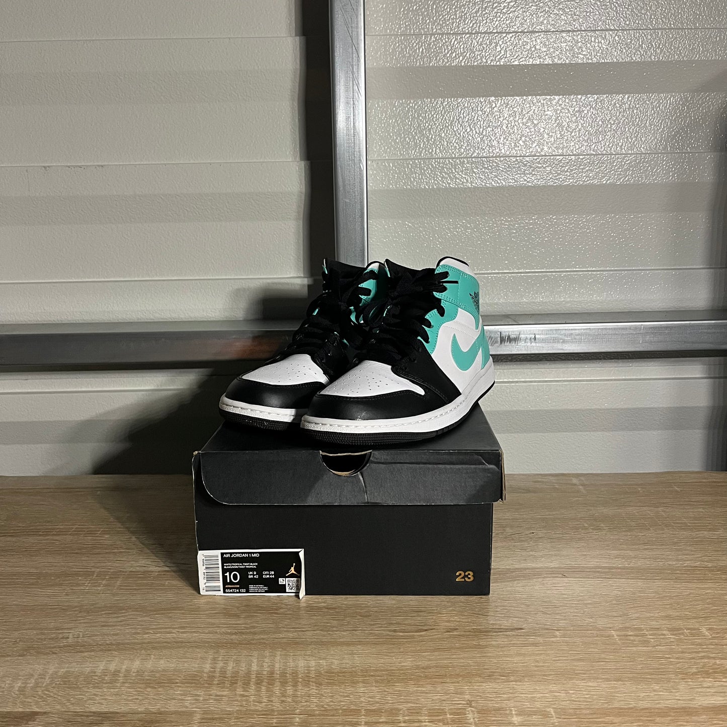 Size 10 - AJ 1 Mid Tropical Twist Igloo