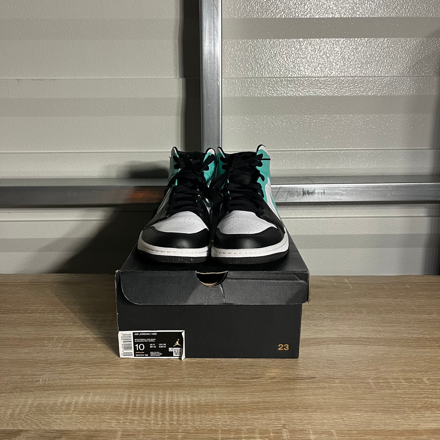 Size 10 - AJ 1 Mid Tropical Twist Igloo