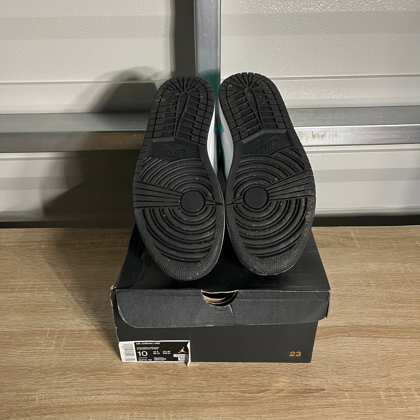 Size 10 - AJ 1 Mid Tropical Twist Igloo