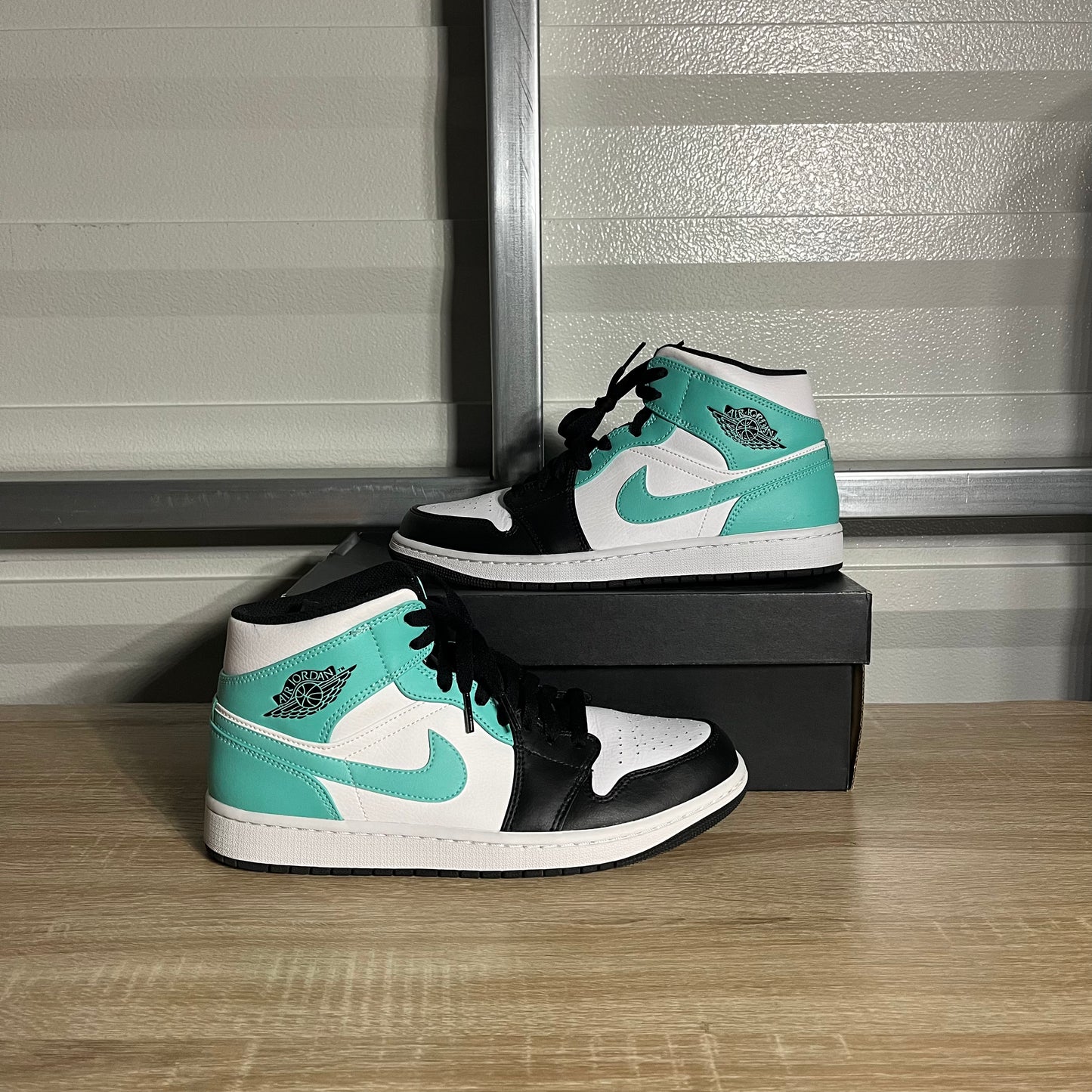 Size 10 - AJ 1 Mid Tropical Twist Igloo