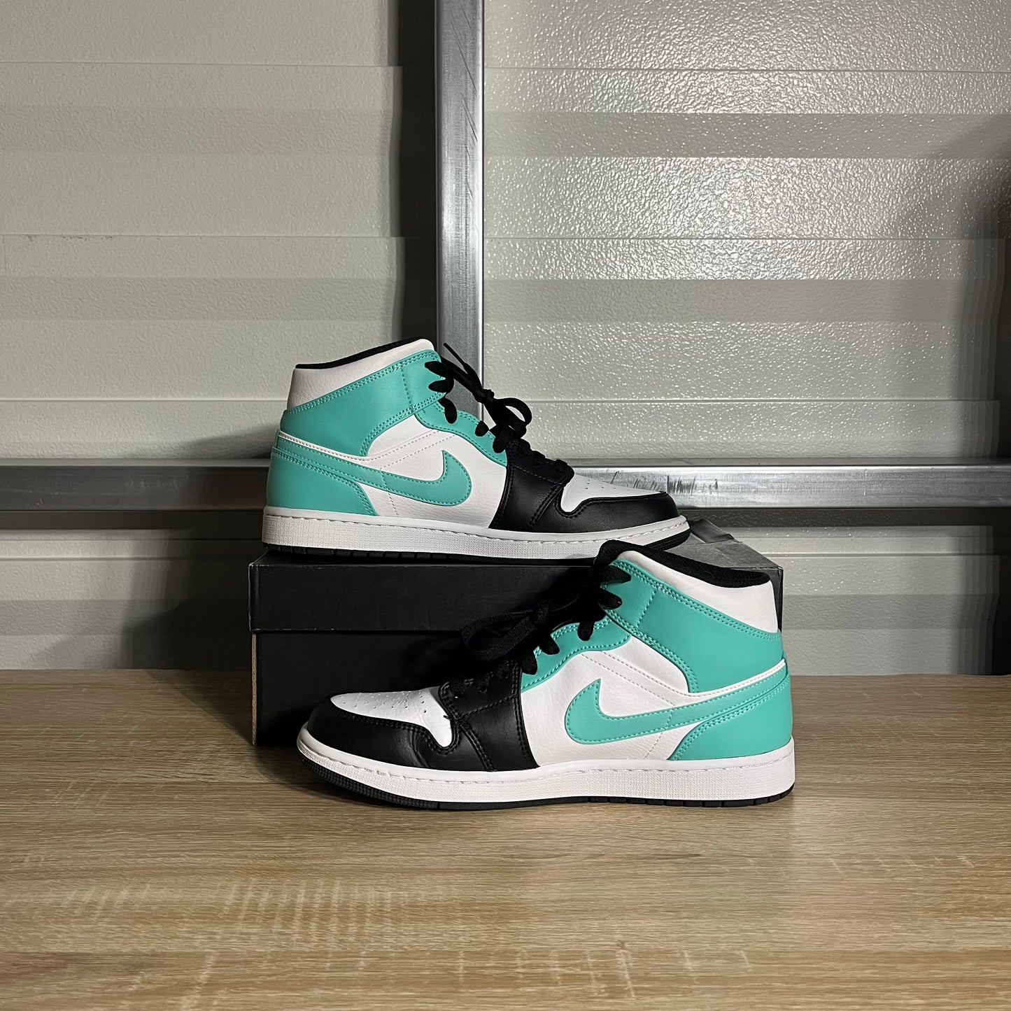 Size 10 - AJ 1 Mid Tropical Twist Igloo