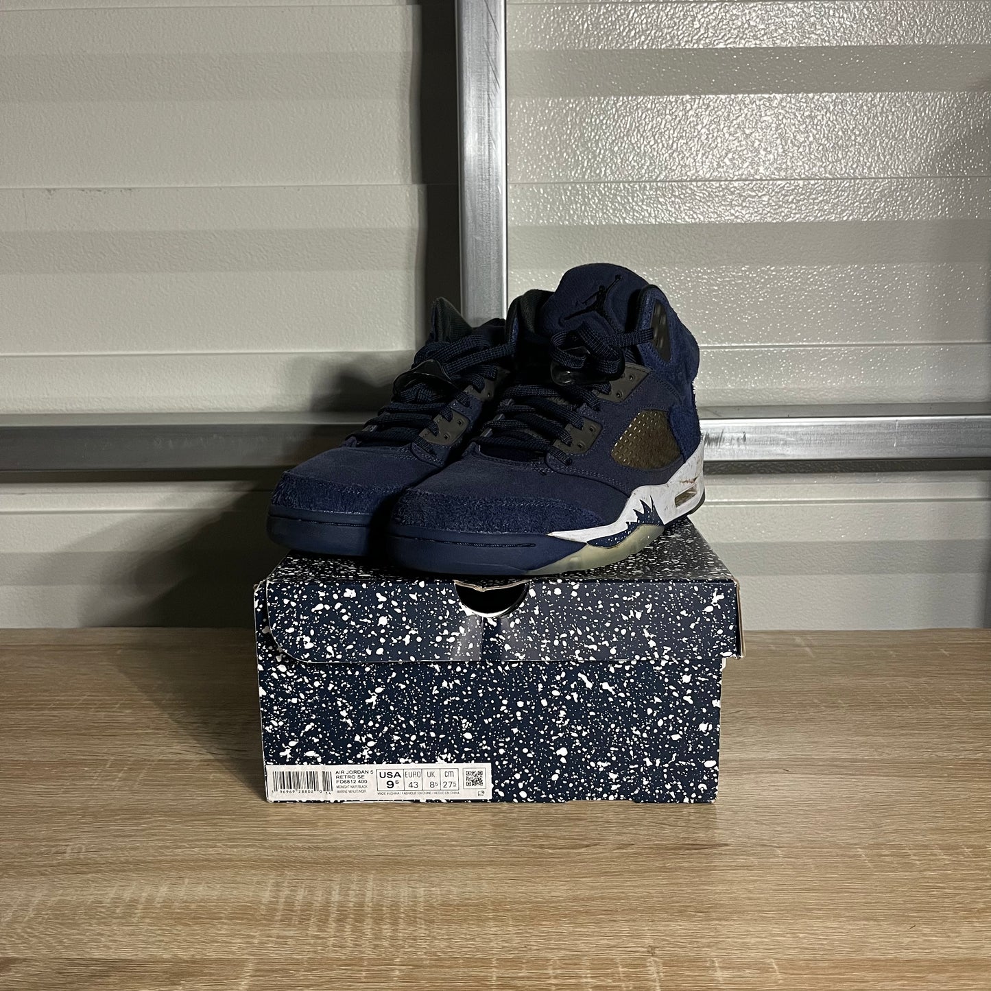 Size 9.5 - AJ 5 Retro SE Midnight Navy