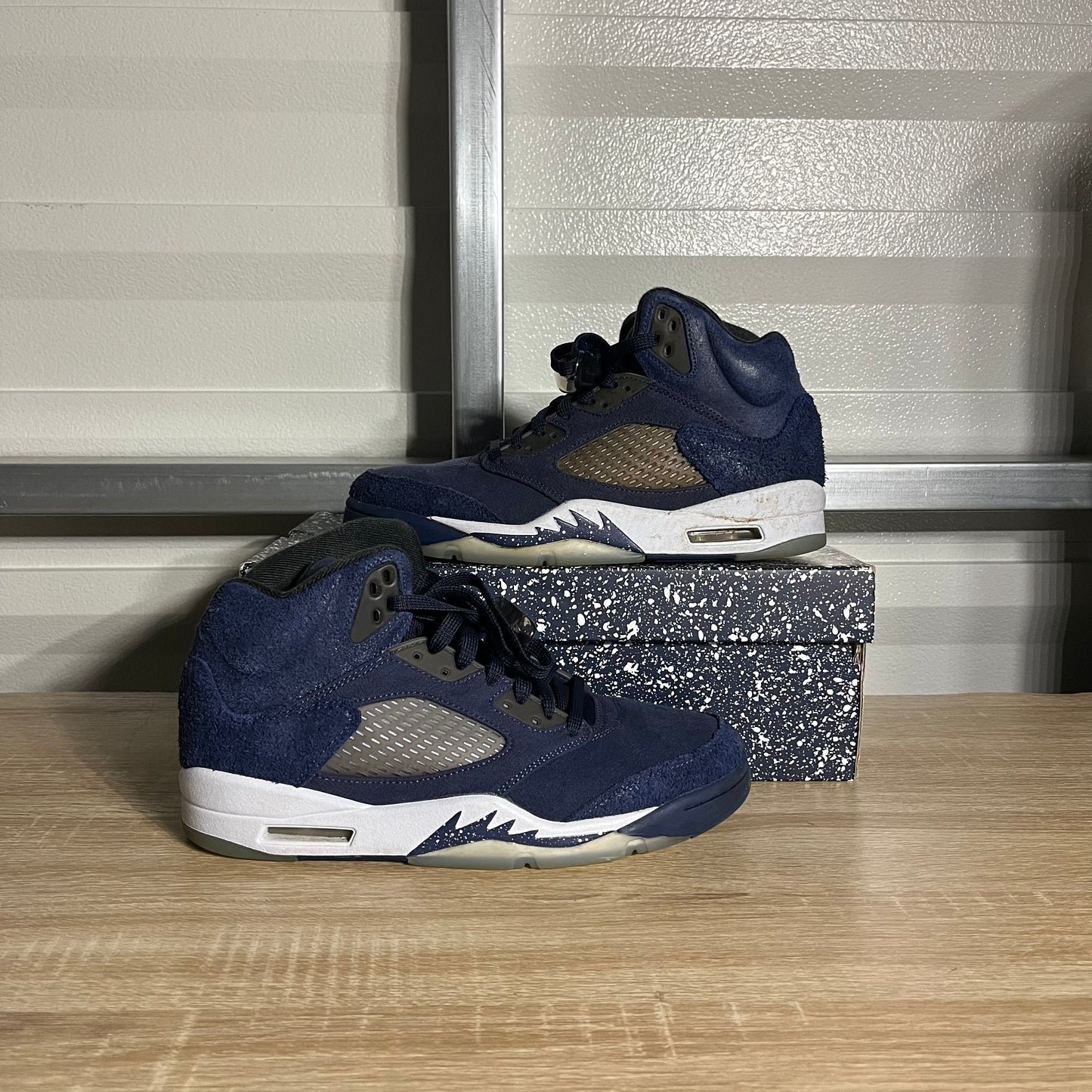 Size 9.5 - AJ 5 Retro SE Midnight Navy