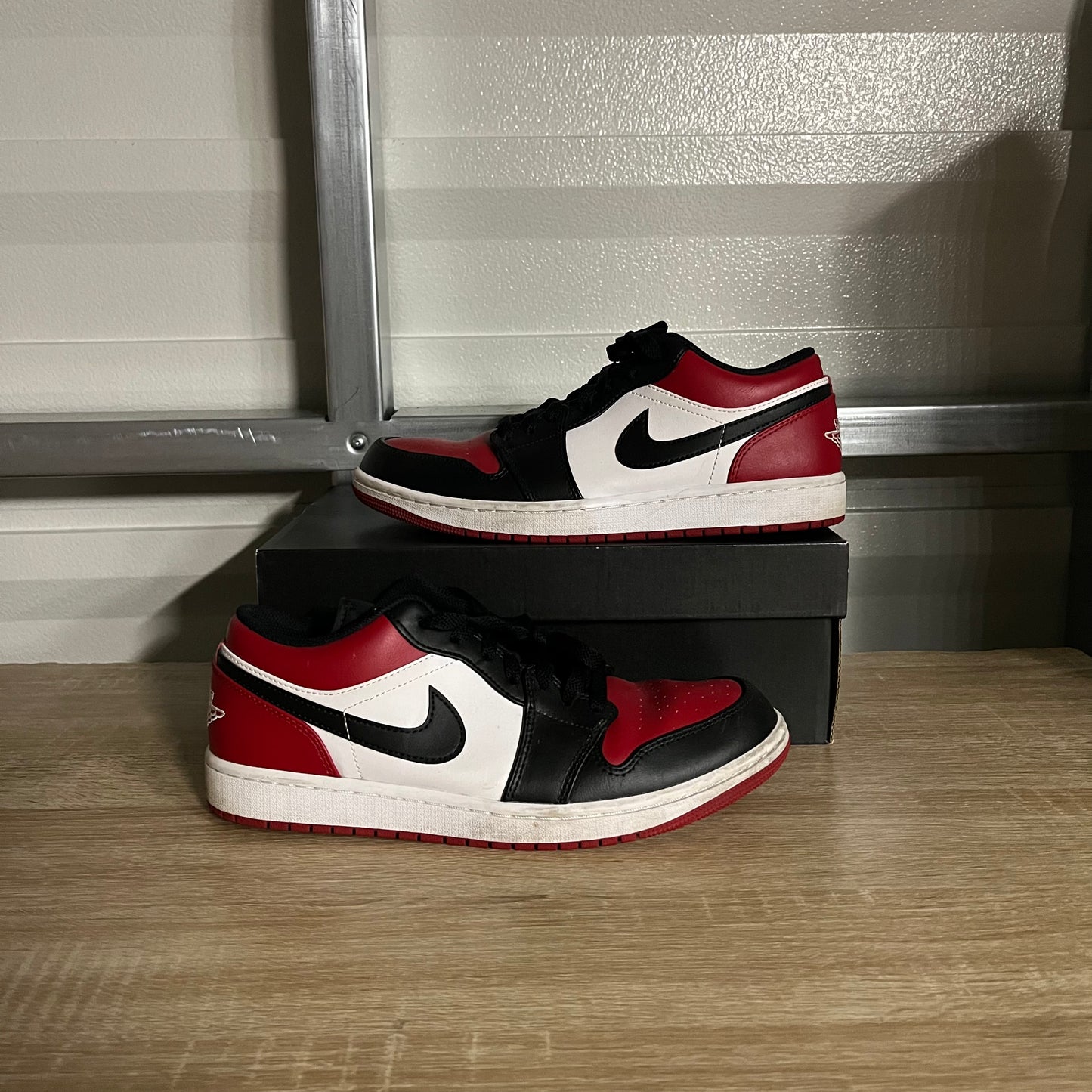 Size 9.5 - AJ 1 Low Bred Toe