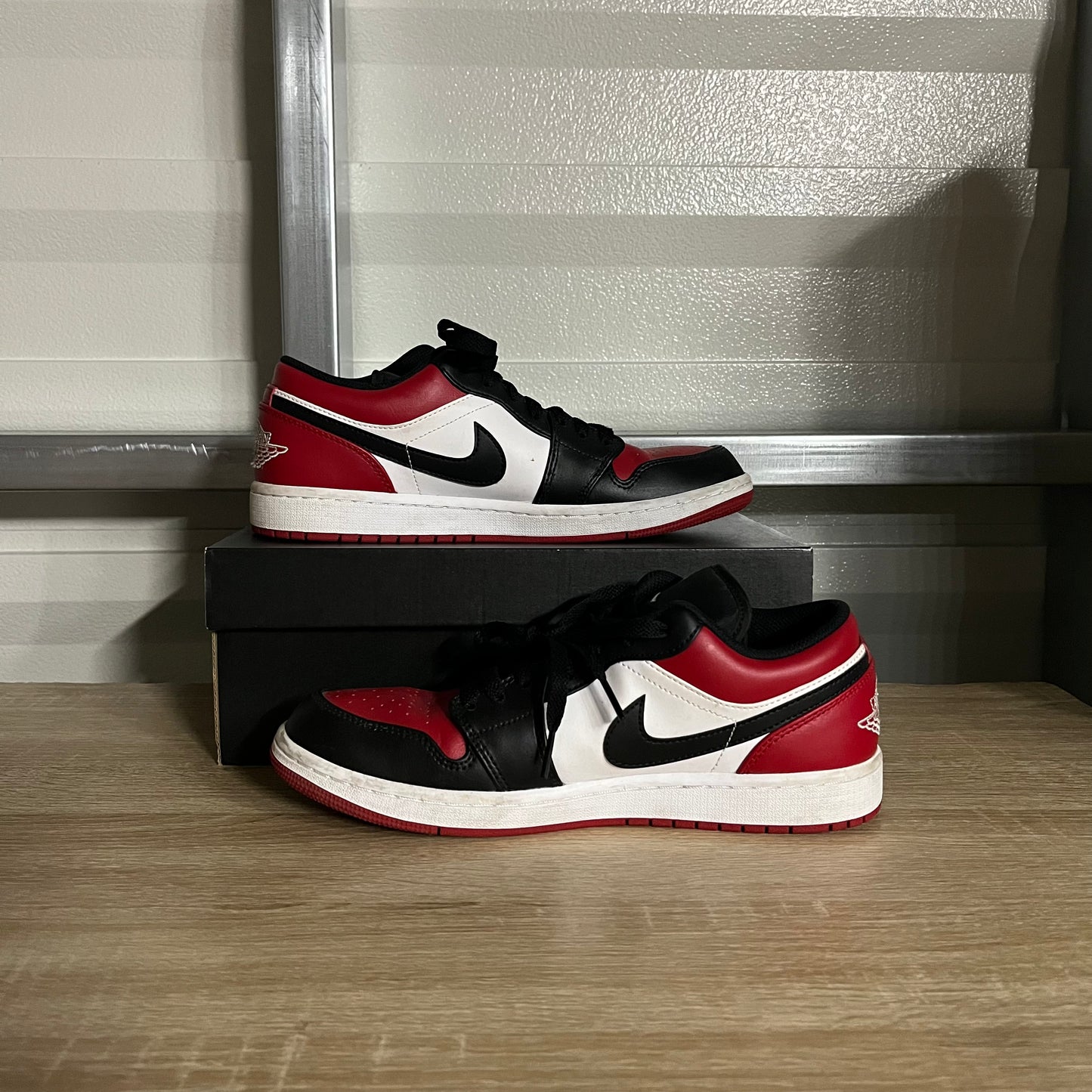 Size 9.5 - AJ 1 Low Bred Toe