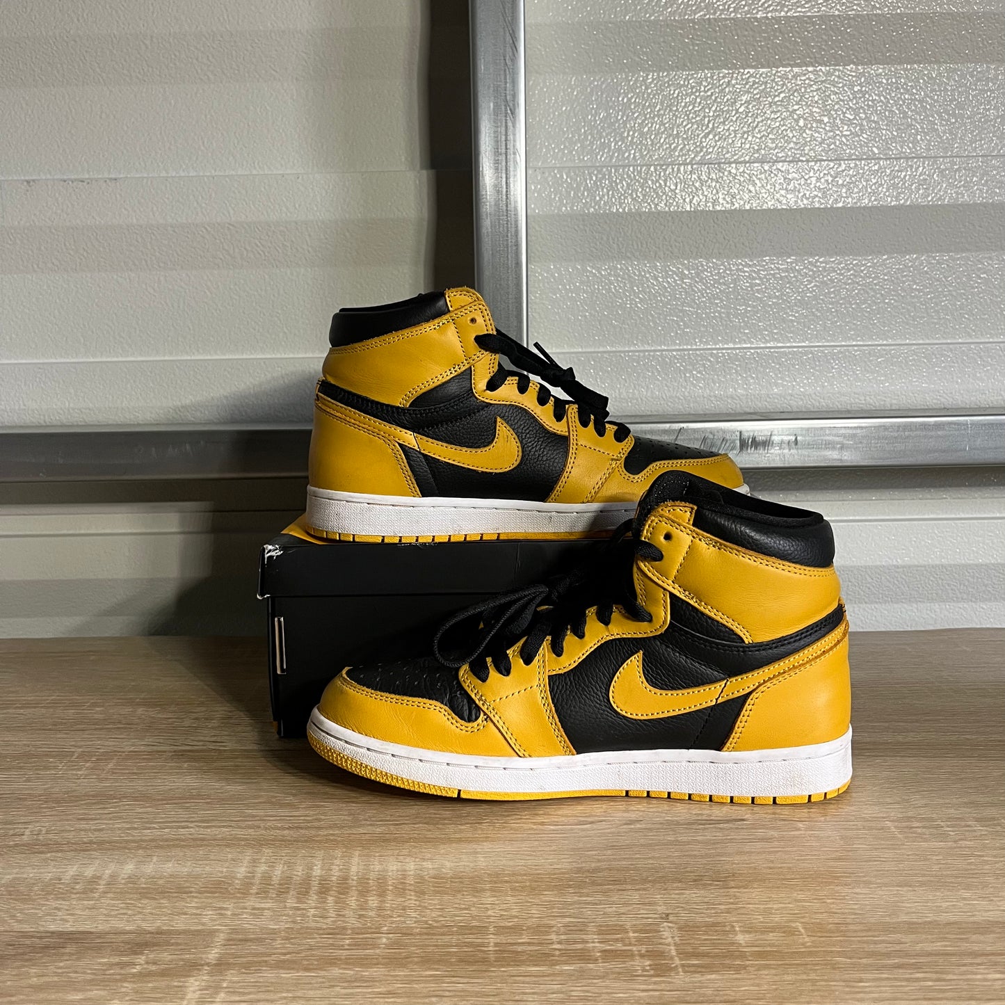 Size 8.5 - AJ 1 Retro High OG Pollen