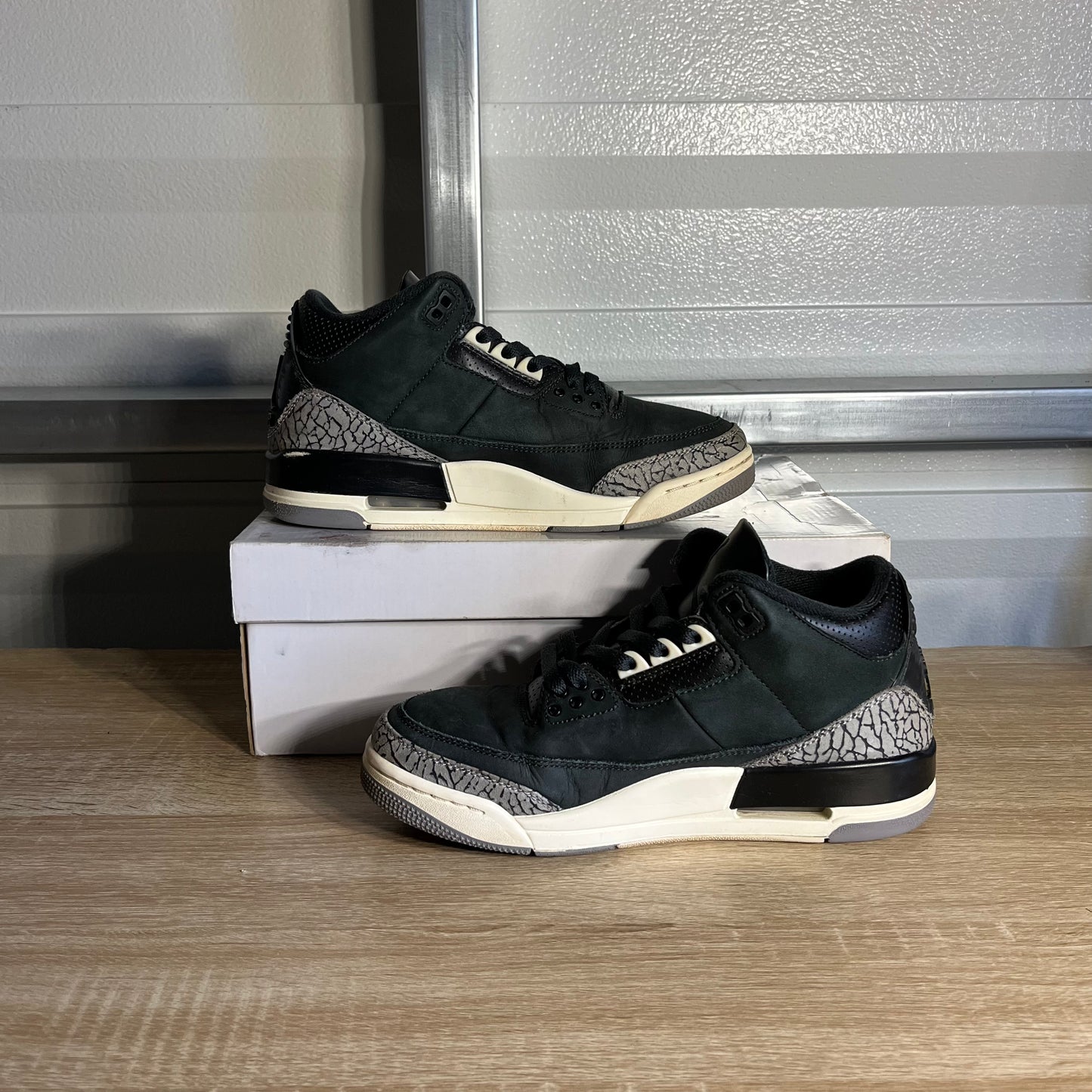 Size 9W - AJ 3 Retro Off Noir