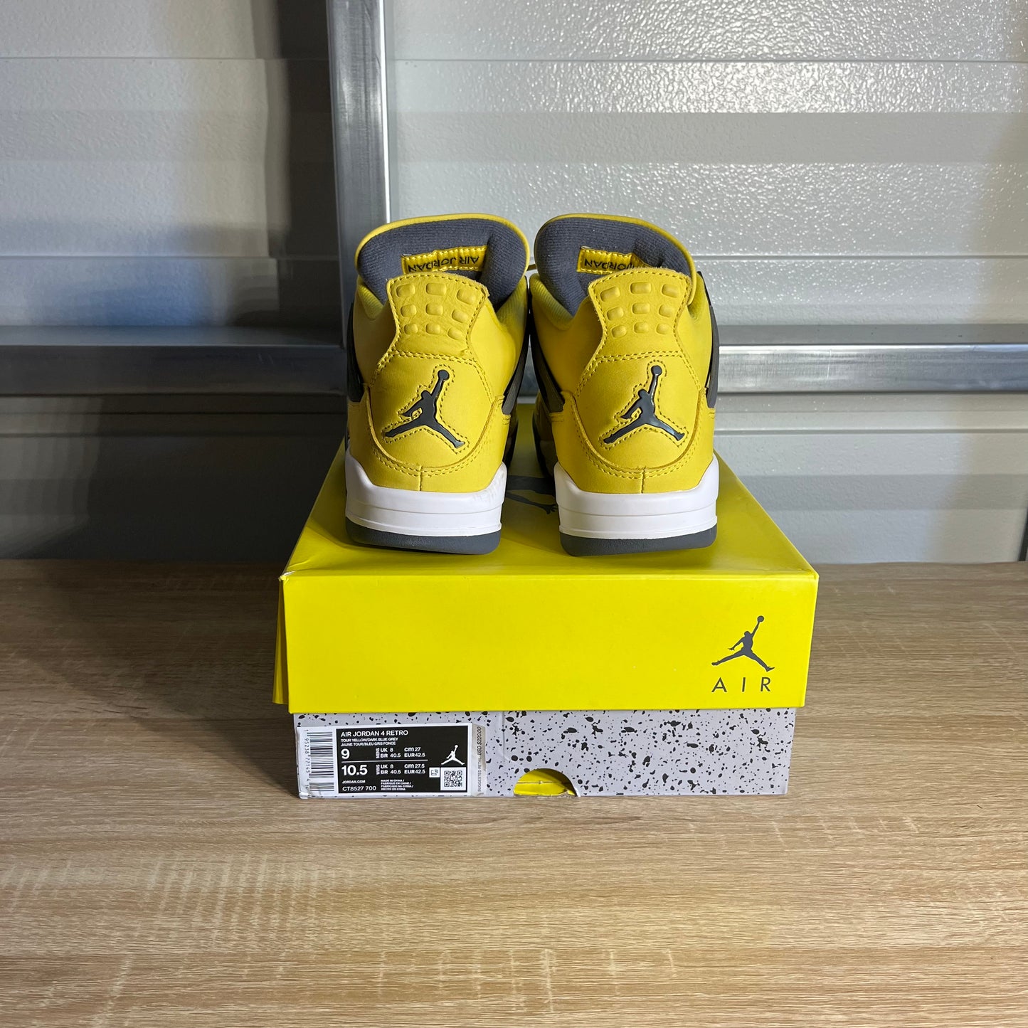 Size 9 - AJ 4 Retro Lightning