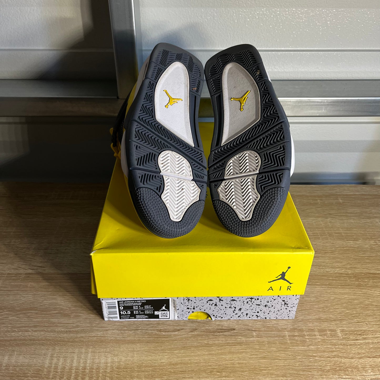 Size 9 - AJ 4 Retro Lightning