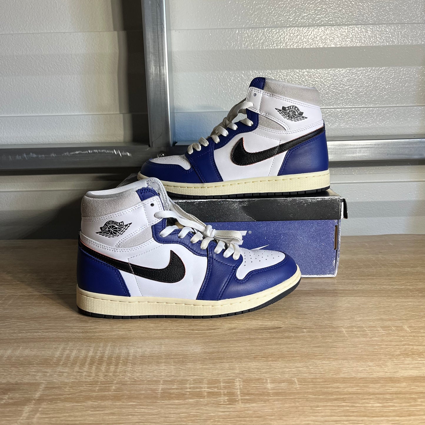 Size 8 - AJ 1 High OG Rare Air