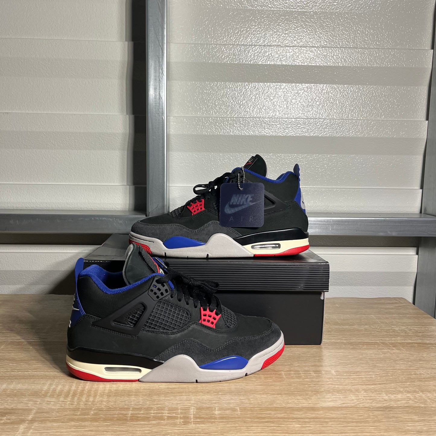 Size 9.5 - AJ 4 Retro Rare Air