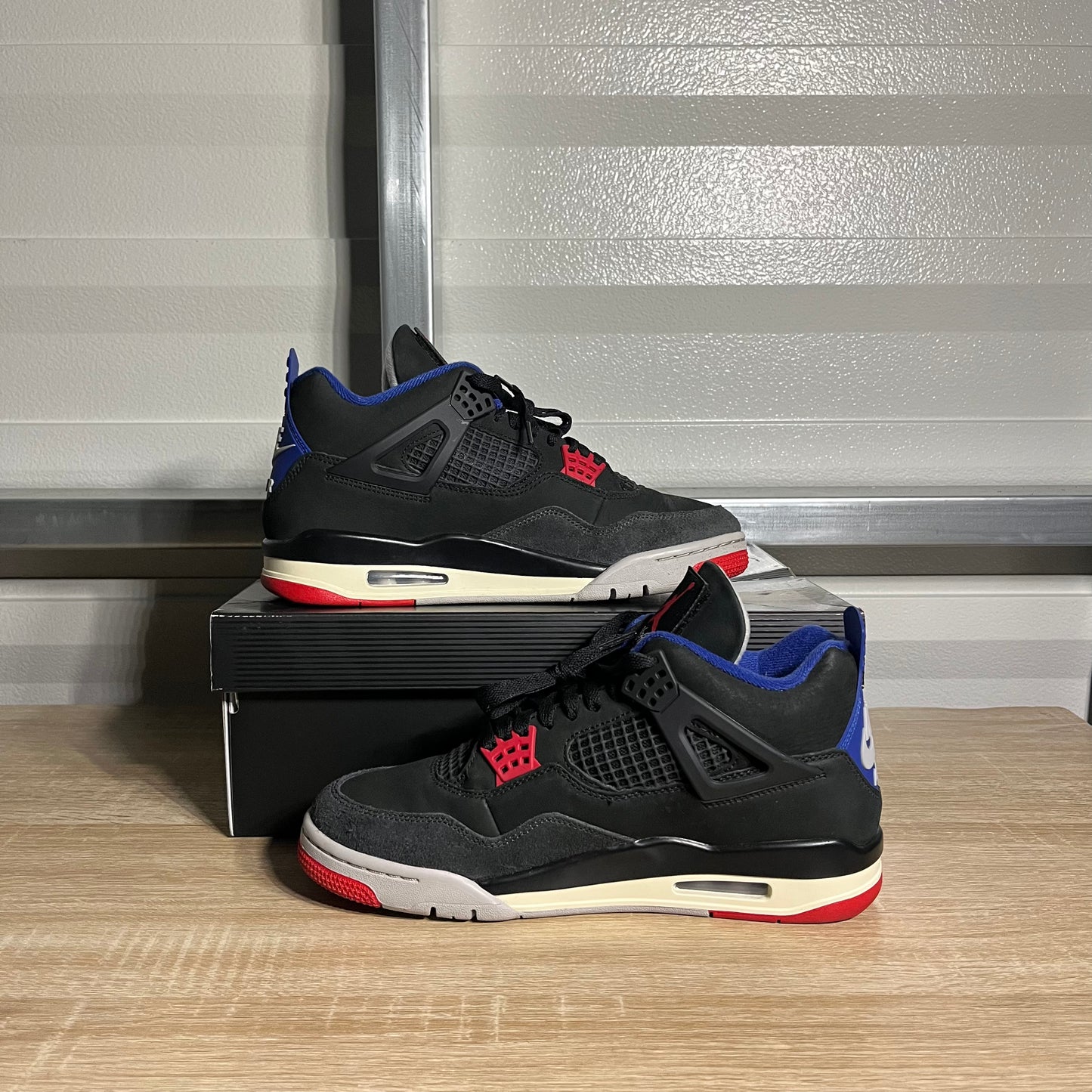Size 9.5 - AJ 4 Retro Rare Air