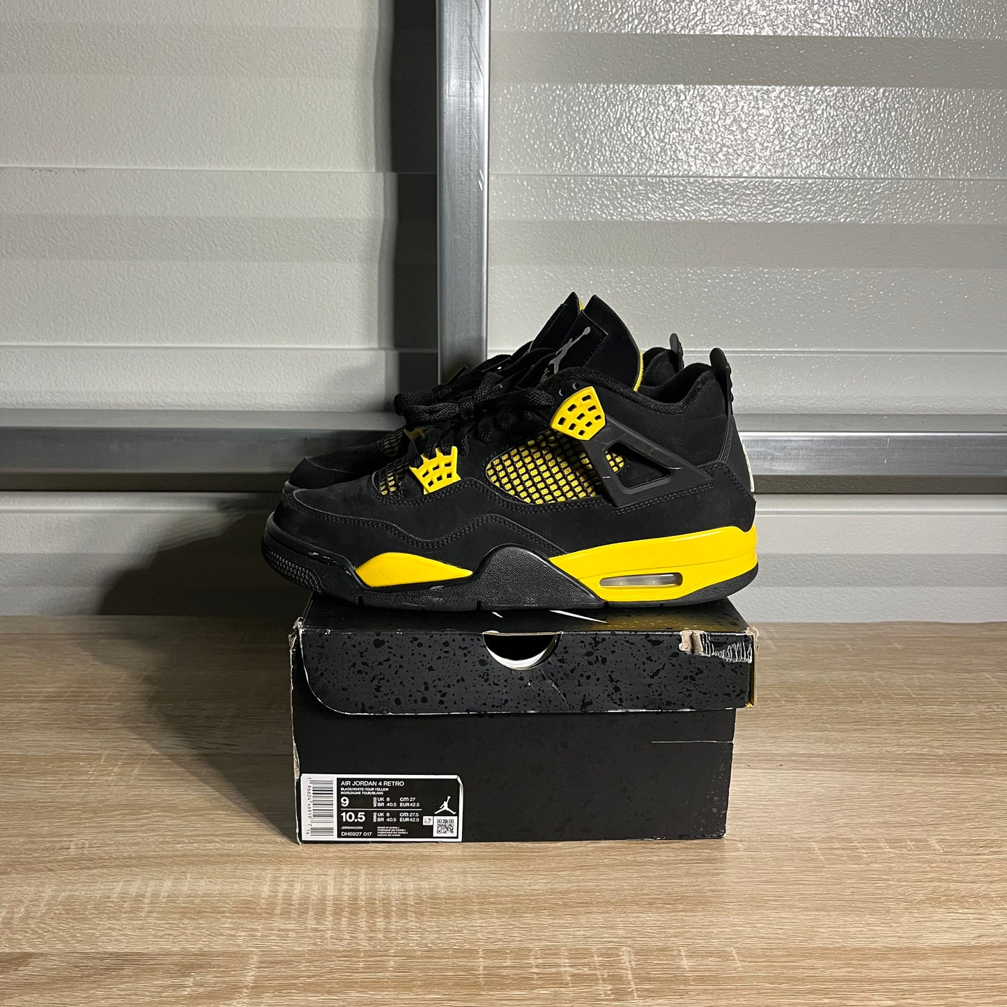 Size 9 - AJ 4 Retro Thunder