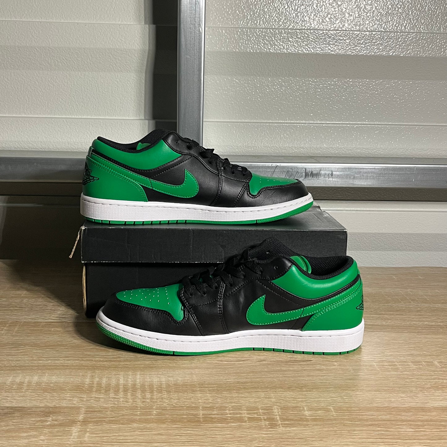 Size 10.5 - AJ 1 Low Lucky Green