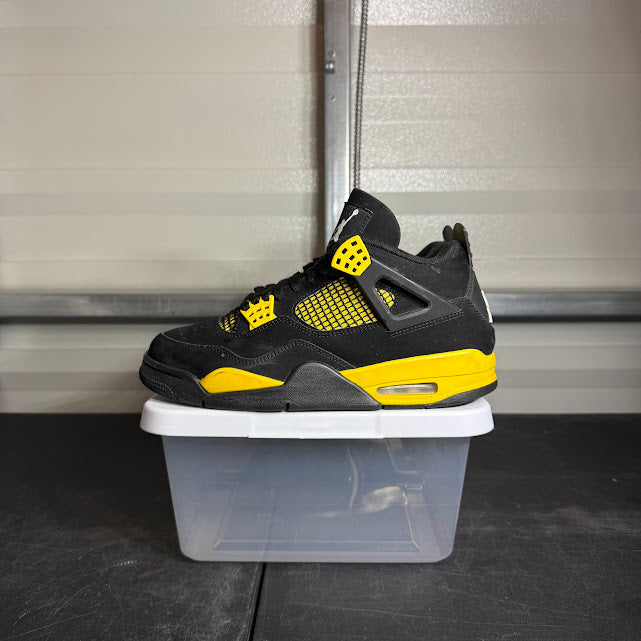 Size 9 - AJ 4 Retro Thunder