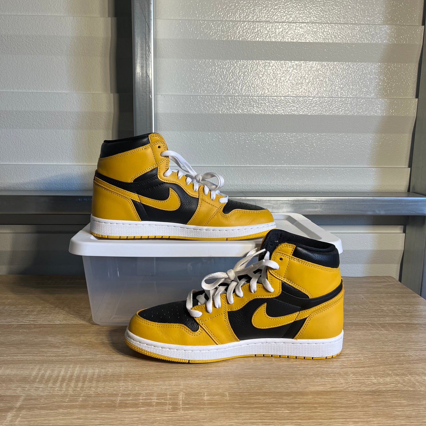 Size 10 - AJ 1 Retro High OG Pollen