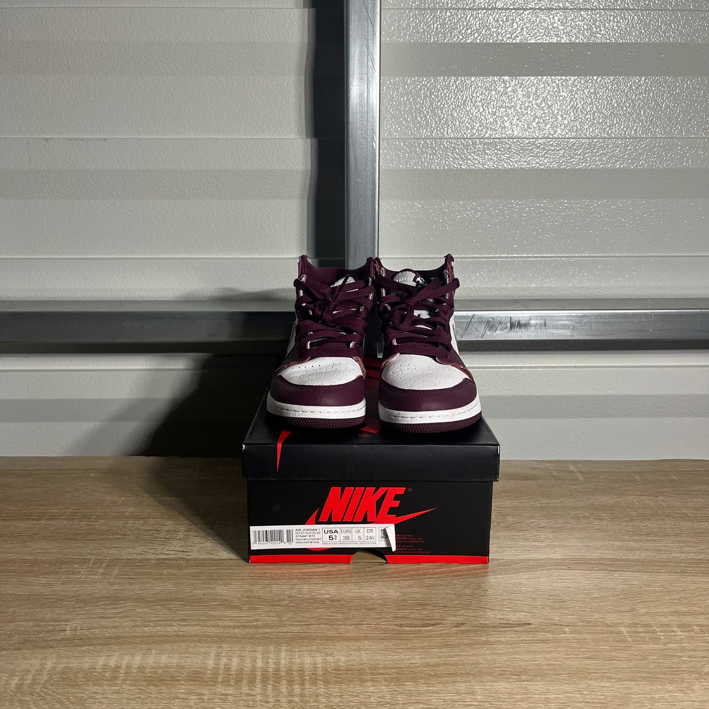 Size 5.5Y - AJ 1 Retro High Bordeaux