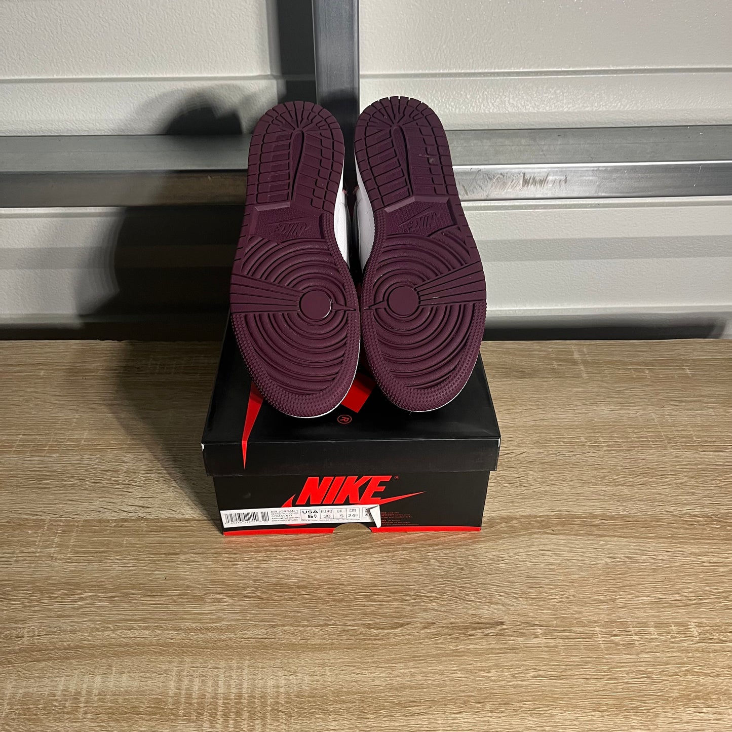 Size 5.5Y - AJ 1 Retro High Bordeaux