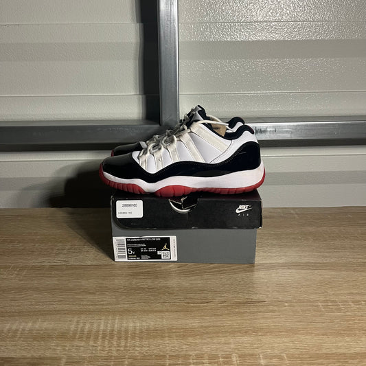 Size 5Y - AJ 11 Retro Low Concord Bred