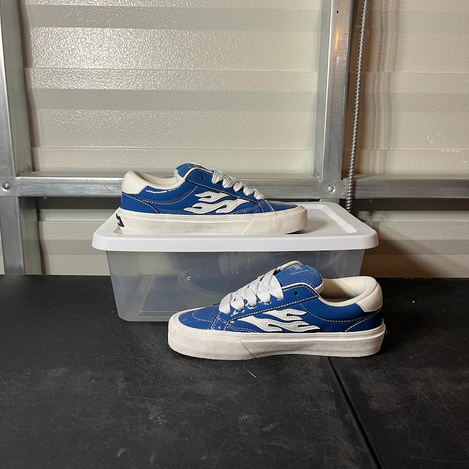 Size 8.5 - STRAYE Logan Puff Gloss Blue