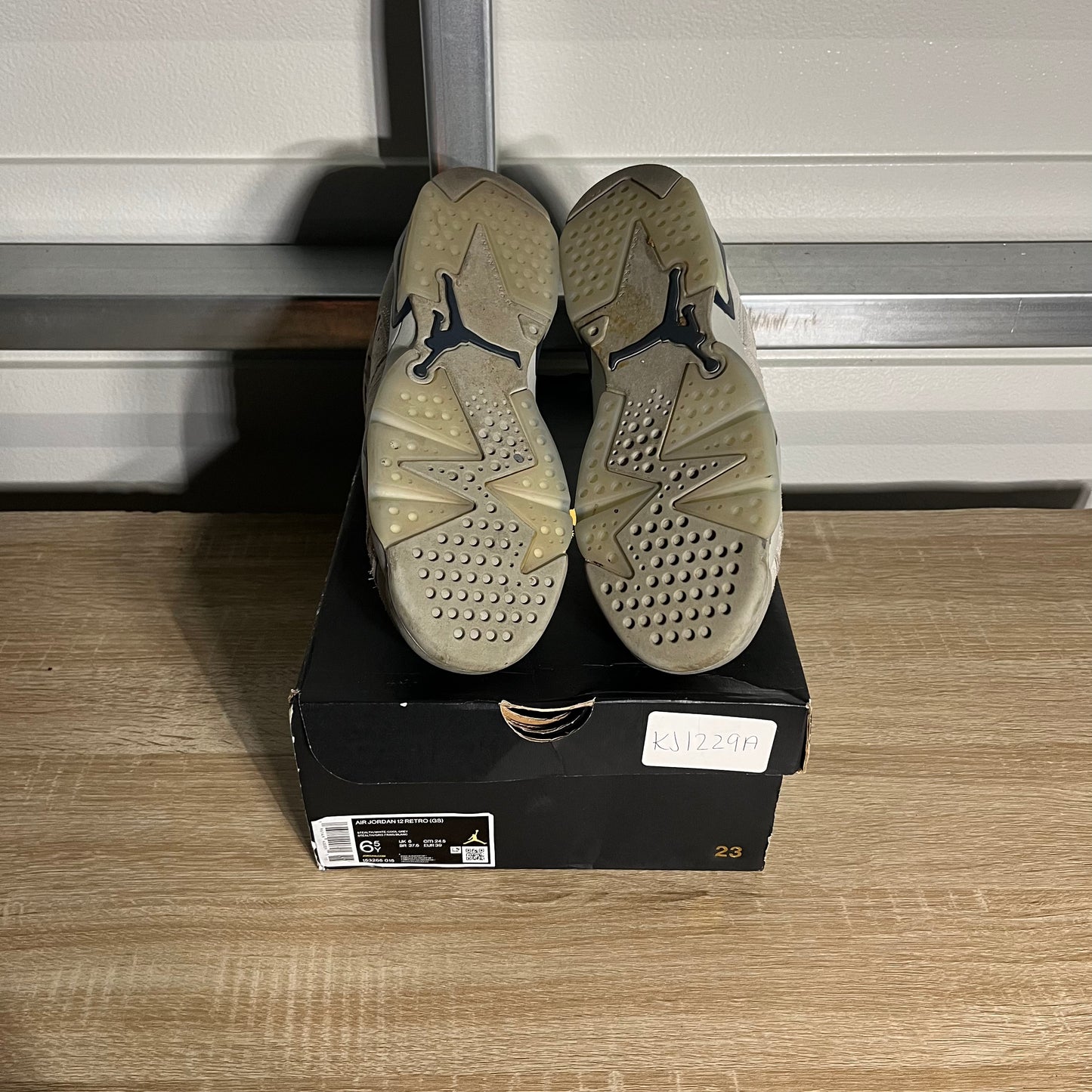 Size 6.5Y – AJ 12 Retro Georgetown