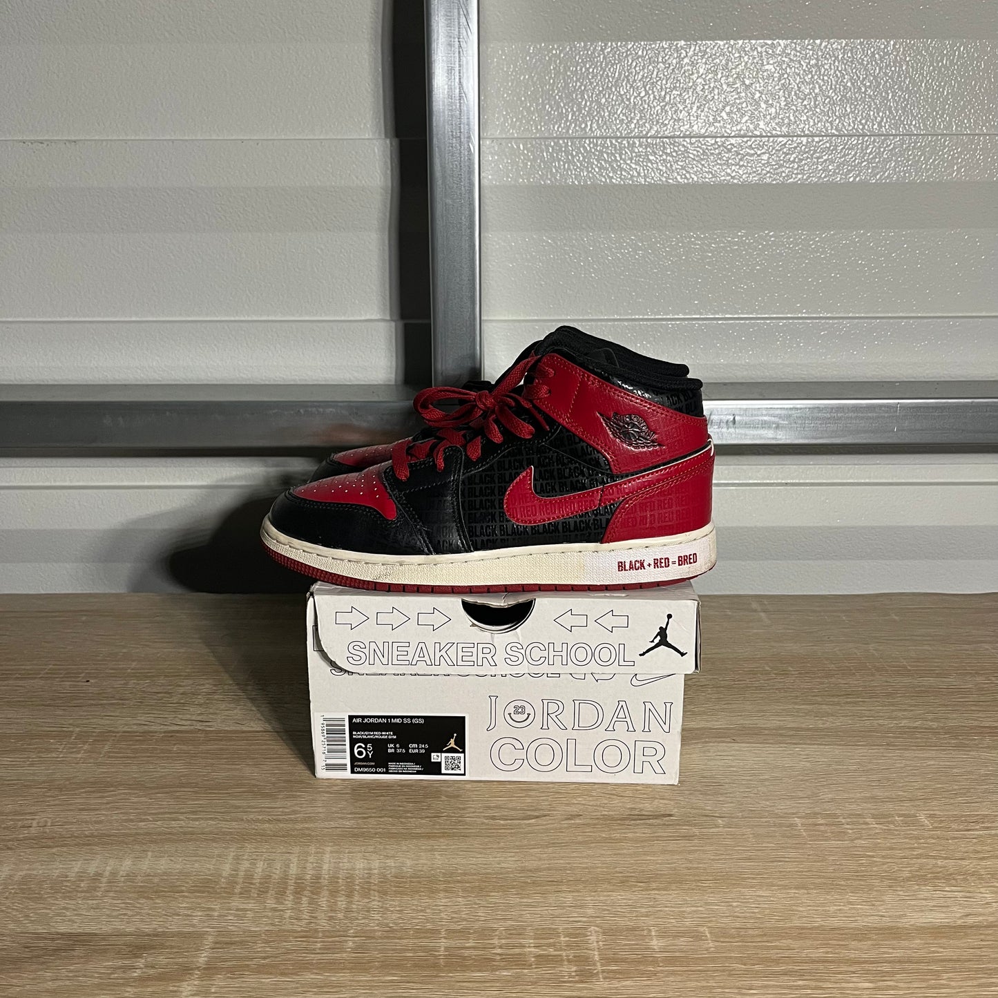 Size 6.5Y - AJ 1 Mid Bred Text