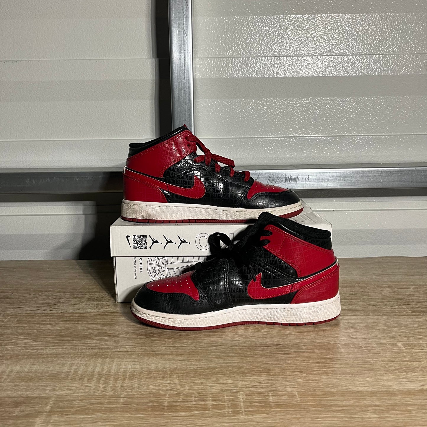 Size 6.5Y - AJ 1 Mid Bred Text