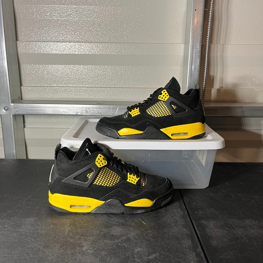 Size 9 - AJ 4 Retro Thunder