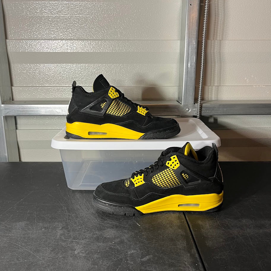 Size 9 - AJ 4 Retro Thunder