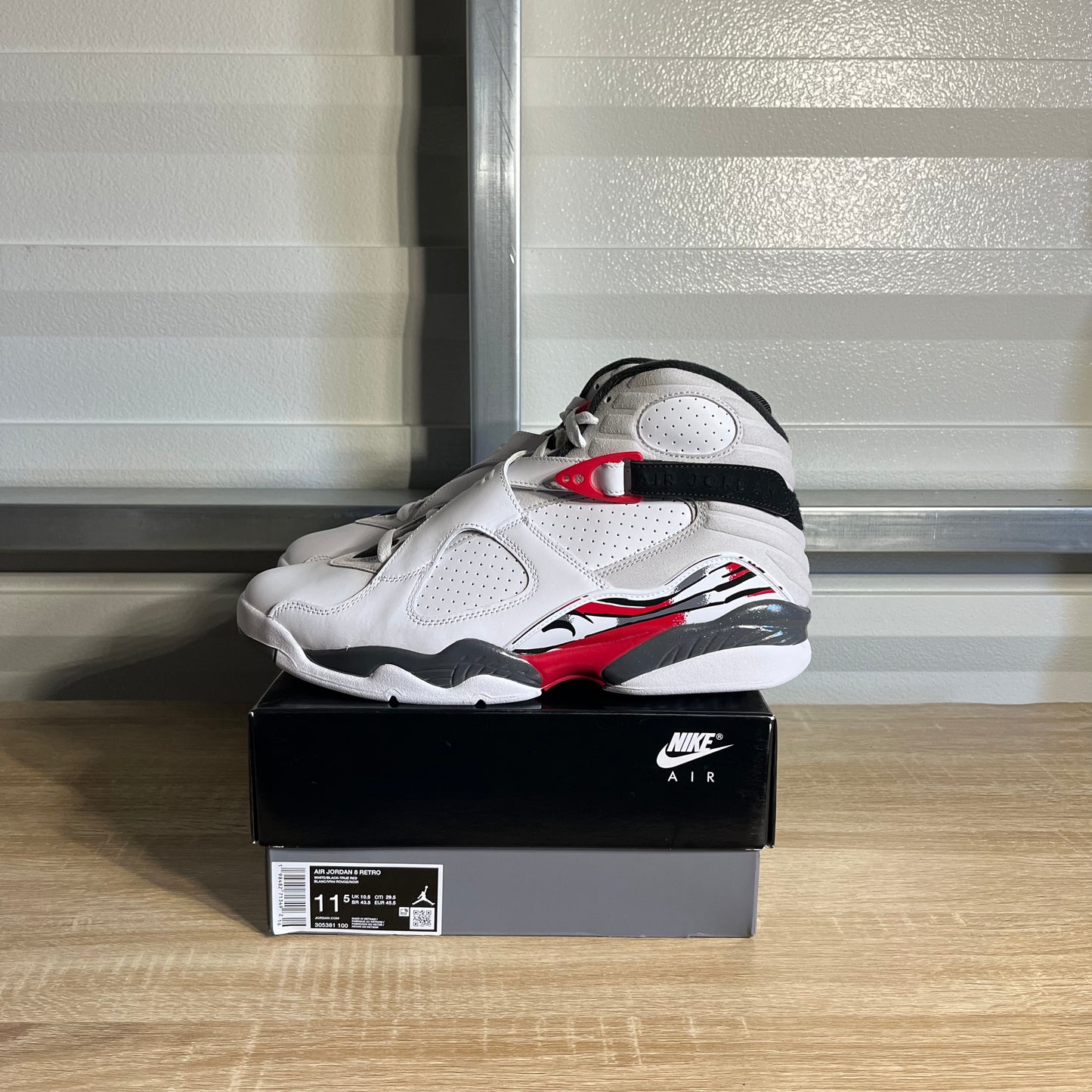 Size 11.5 - AJ 8 Retro Bugs Bunny