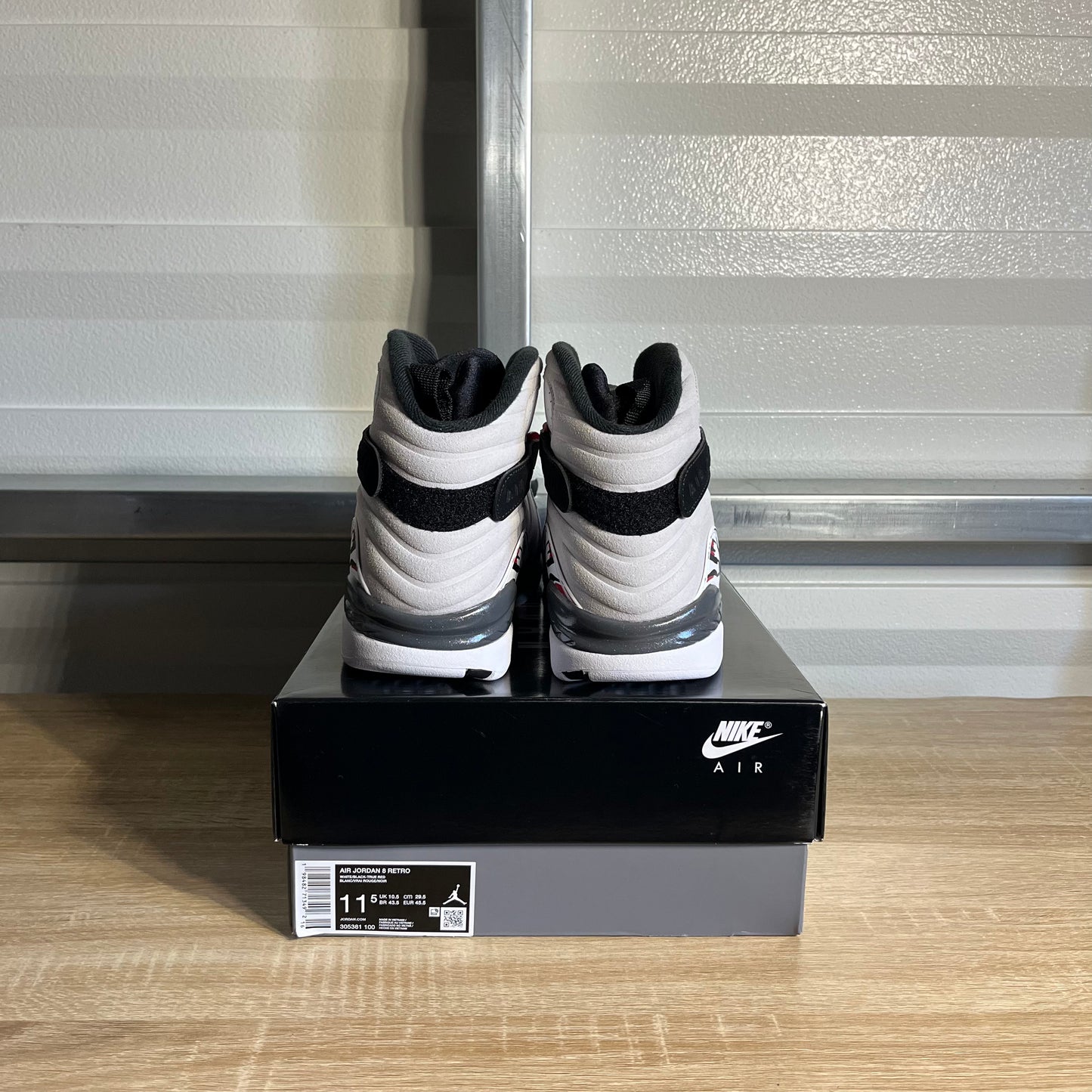Size 11.5 - AJ 8 Retro Bugs Bunny