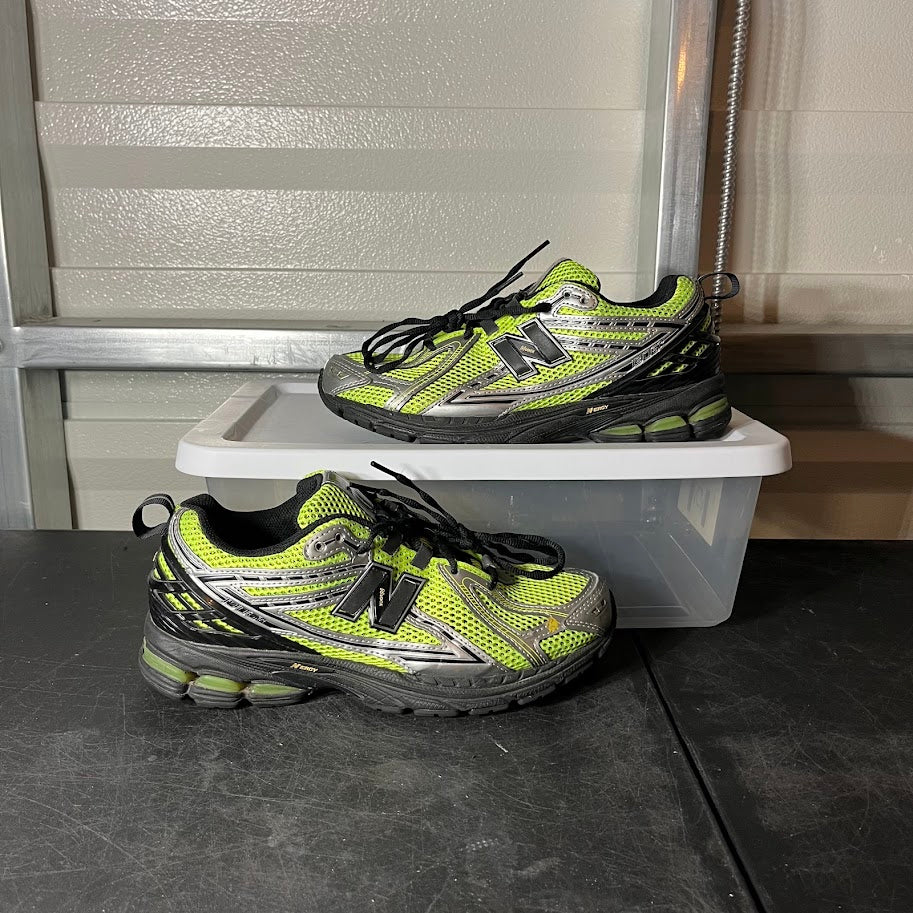 Size 9 - NB 1906R Volt Green Black