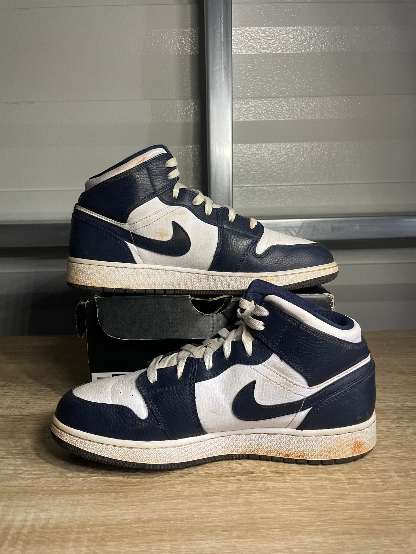 Size 7Y - AJ 1 Mid Obsidian