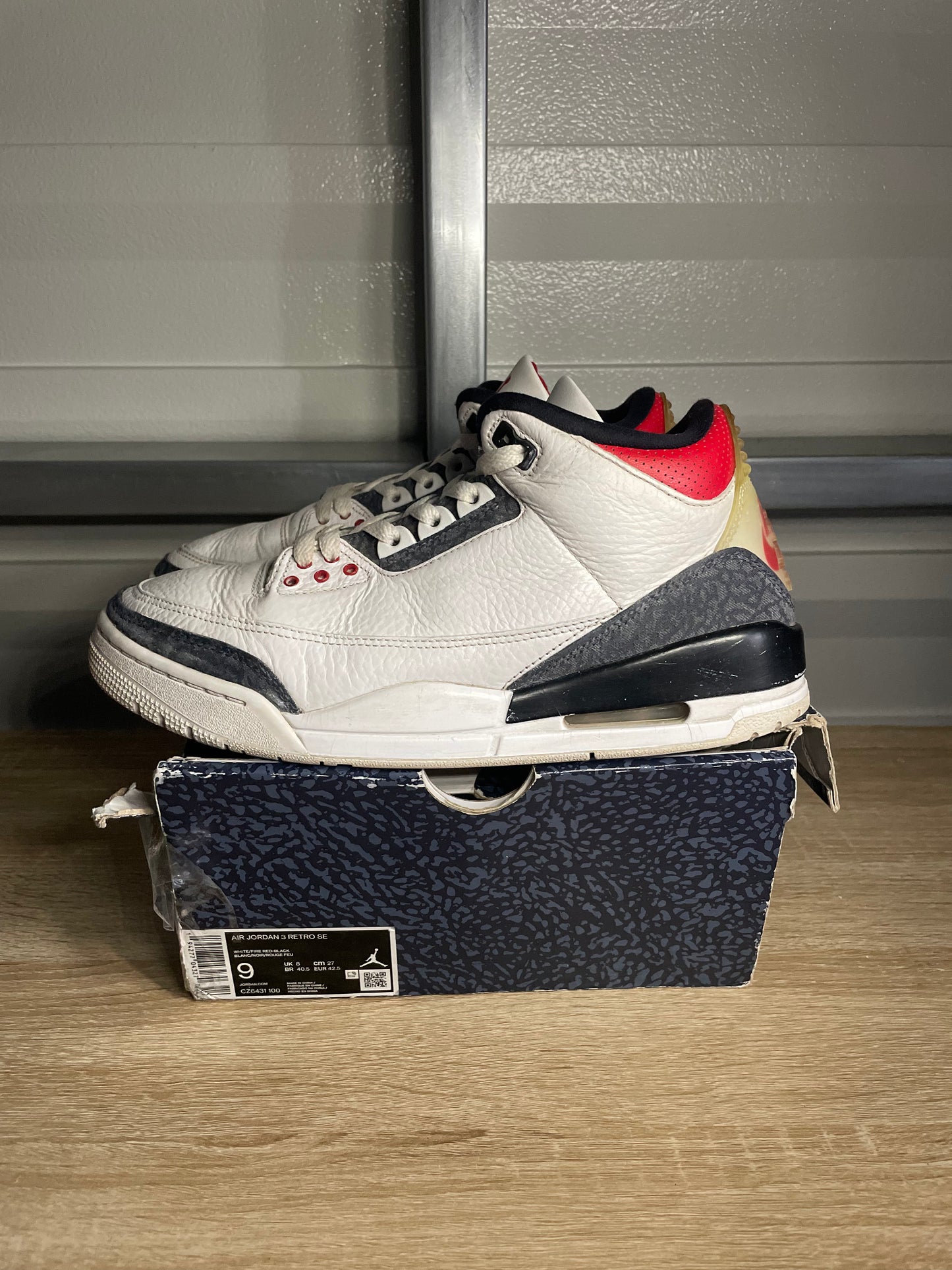 Size 9 - AJ 3 Retro Fire Red